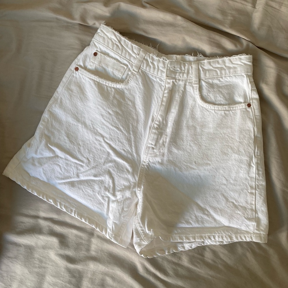 Two pairs of unworn Zara shorts